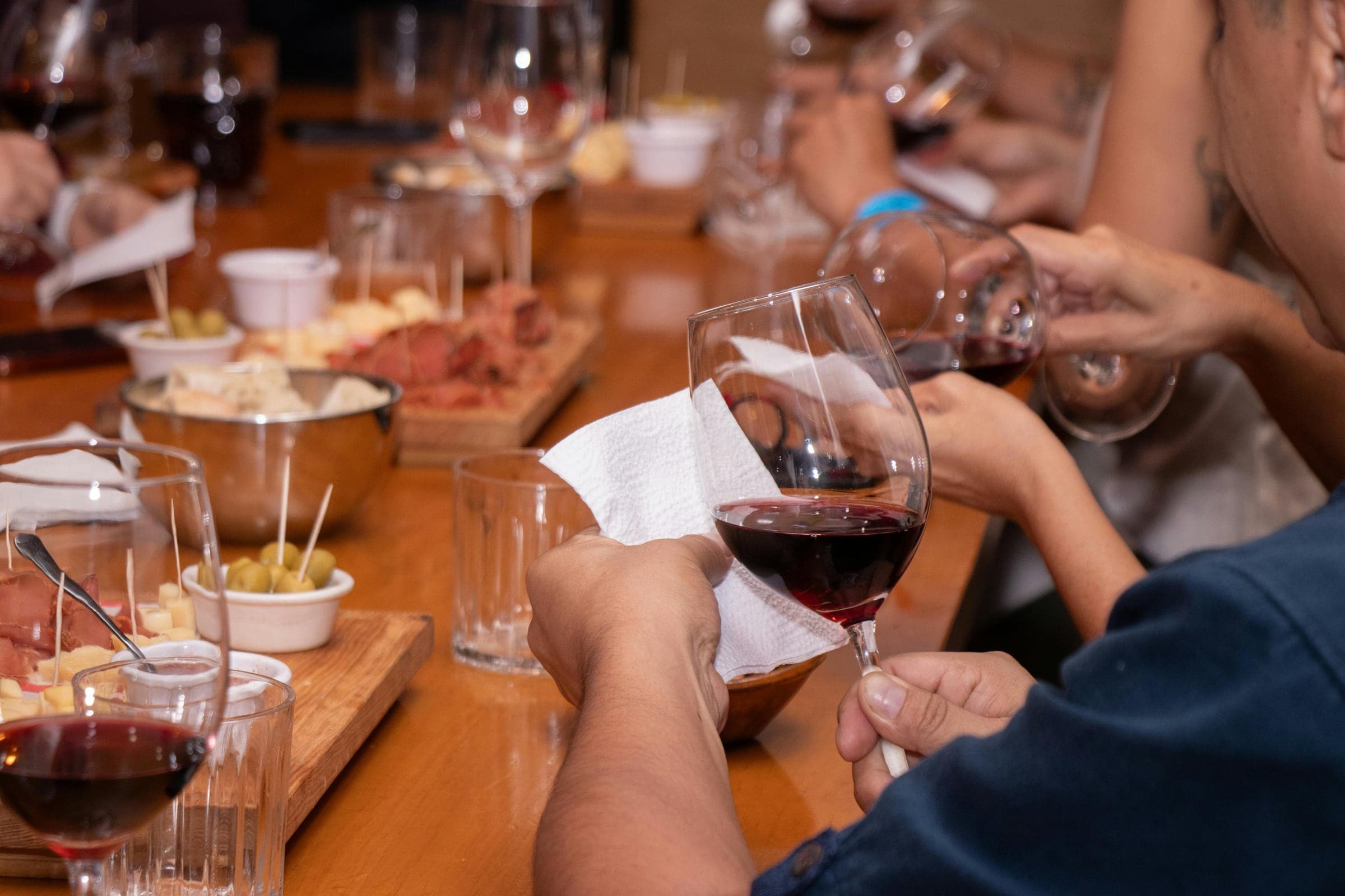 Så provar du vin — en enkel guide
